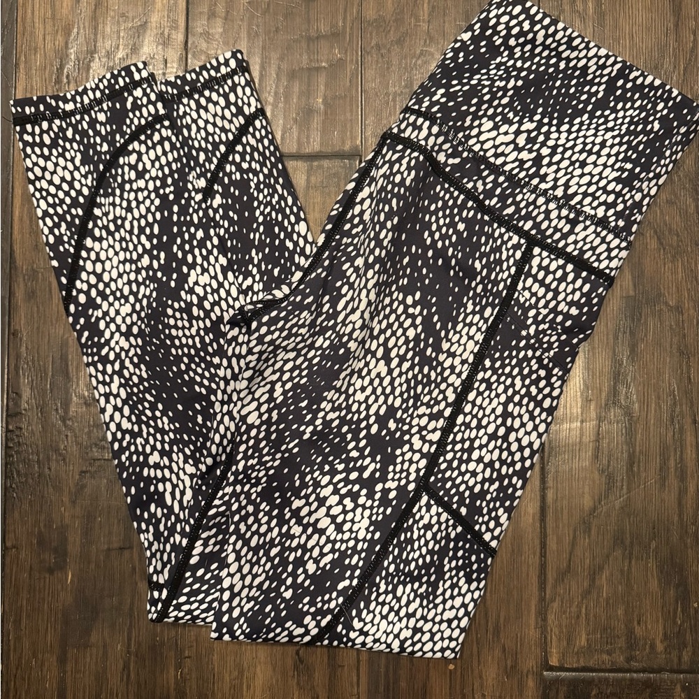 Zyia Black and White Patterned Leggings